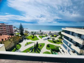 Beachfront with terrace and garage - Image 2