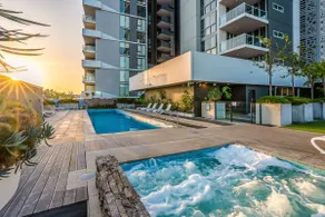 Rooftop Pool 2BR at the Gabba with City Views - Image 2