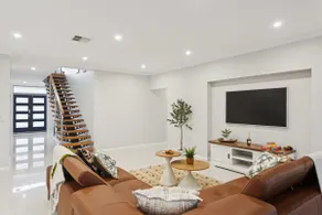 The Lake House | 6 Beds + Spa, 4 Min Coogee Beach - Image 2