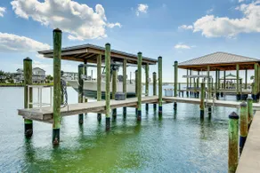 4 Mi to Englewood Beach: Boating & Fishing Escape - Image 2