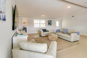 4 Mi to Englewood Beach: Boating & Fishing Escape - Image 4