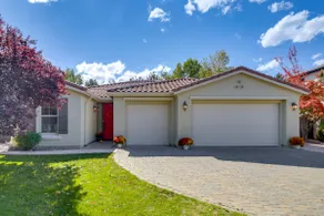 13 Mi to Slopes: Cozy Home w/ Fenced Yard in Reno - Image 2