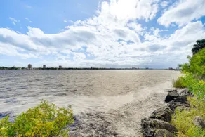 3 Mi to Beach & Boardwalk: Riverfront Daytona Home - Image 3