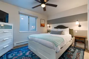 Renovated Aspen 2BR | Pool & Saunas! Walk to Town! - Image 3