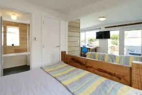 THE CABIN (Hot-tub, Pets) - Image 4