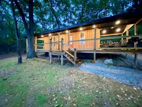 Riverbend Nook: HOT TUB + Wi-Fi/Romantic Getaway - Image 2