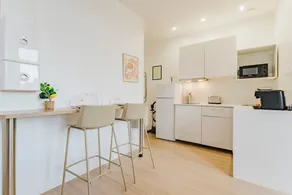 1-bedroom attic flat, close to the underground - Image 3
