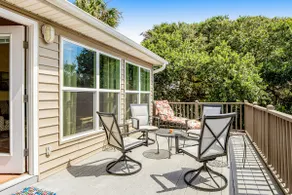 Relaxing oceanside home w/ multiple decks, outdoor - Image 3