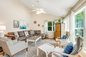 Relaxing oceanside home w/ multiple decks, outdoor - Image 4