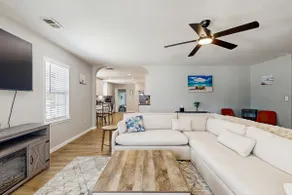 Updated 3BR Pet-Friendly Home Near Charleston - Image 4