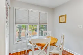 Scenic view cottage w/ Free Wifi - just a short wa - Image 4