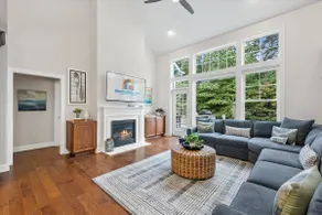 Luxurious Home_Sleeps12 w/Linens Inc_Fire Pit_Pool - Image 4