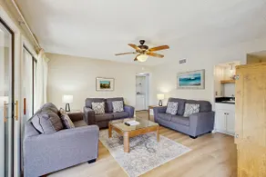 First-floor villa w/ lagoon views & screened porch - Image 5