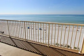 Extraordinary beachfront condo with Gulf view and - Image 4
