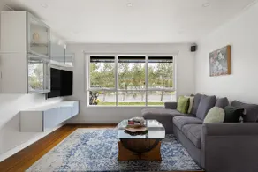 Relaxed Bayside Stay with Outdoor Space - Image 5