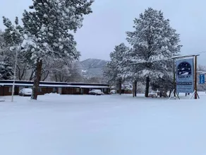Quiet Mountain Room • Queen Bed • 15 Min to Salida - Image 5