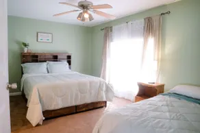 Lozano Lake House - Image 4