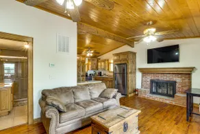 Ozarks Waterfront Home w/ Dock & Marina Access - Image 5