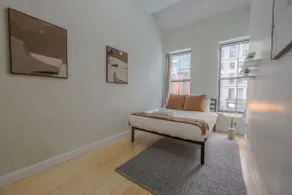 Stylish Exposed Brick 3 Bedroom - Image 3