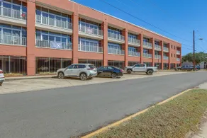 Walk to UA Campus: Apt w/ Secure Parking! - Image 3