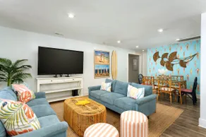 Close to Beach - 5BR Coastal Retreat - Sleeps 10 - Image 4