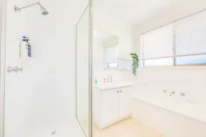 StayAU 5BR Family-Friendly Home near Deakin Uni - Image 3