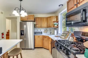 Spacious Fanwood Home w/ Decks, Walk to Park! - Image 5