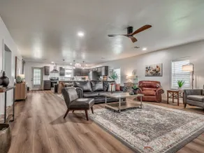 Peaceful Acre - Cozy house with beautiful backyard - Image 1