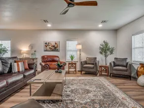Peaceful Acre - Cozy house with beautiful backyard - Image 3