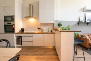 Designer Retreat | Minutes from Barajas & IFEMA - Image 3