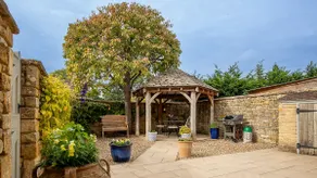 Old Orchard Cottage in Moreton-in-Marsh, Cotswolds - Image 2