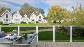Venture Lakeside Lodge - Image 2