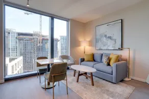Sojourn Rosslyn Gym Pool Rooftop & Free Parking - Image 2