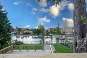 3/2 Riverwalk Retreat Luxury Home in Downtown - Image 2
