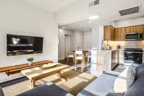 Best Location in Santa Monica! 2BD + Free Parking - Image 5
