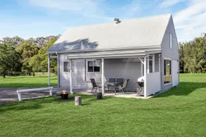 Barn at Madigan Cottages - Pet Friendly - Image 5