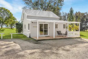 Settlers Cottage - Image 5