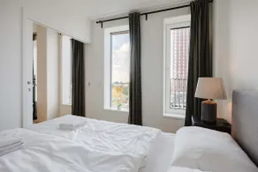 Elegant Apartment Lovely City Views - Image 2