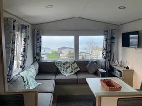 Cabin - Sleeps 4 - Pets Ok - Balcony - Parking - Image 3