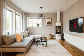 Guestly Homes - Spacious 2BR Executive Residence - Image 3