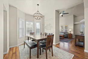 *Private Balcony*5Min>NNU*Backyard*King*Parking*W/ - Image 4