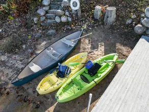 4BR Lakefront Home | Kayaks, Fire Pit & Views - Image 4