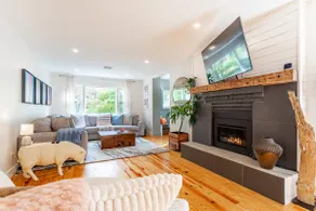 NEW: Cozy One Level w/ Hot Tub in Kerhonkson - Image 4
