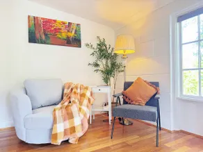 Tranquil Leura 3BDR Unit 3 Minutes to Shops - Image 2