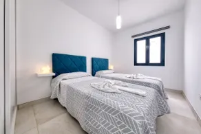 House La Santa • Surf and Beach 5 min - Image 3