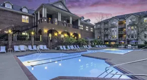 Cozy 1-BR apartment with a seasonal pool - Image 2