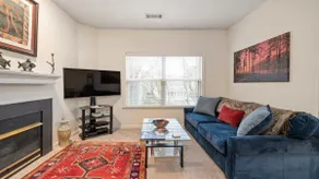 Cozy 1-BR apartment with a seasonal pool - Image 5