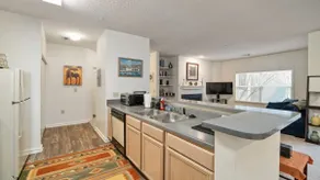 Cozy 1-BR apartment with a seasonal pool - Image 4