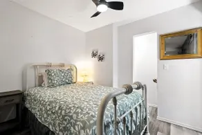 Mockingbird Lane – Cozy Rustic Retreat - Image 3