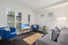 Bright Family Home in Rydalmere with Yard & BBQ - Image 4